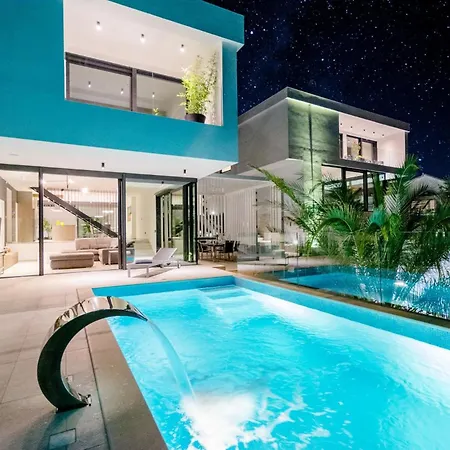 Luxury Pont & Ourea With 2 Heated Pool Sutivan